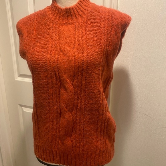 The Korner Jackets & Blazers - Women’s Burnt Orange Cable Knit Vest Acrylic New Size small/medium